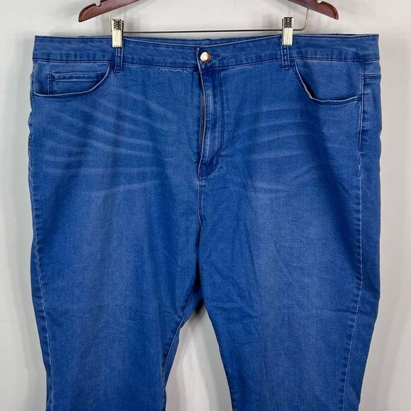 Forever 21+ Skinny Stretch Crop Jeans - Picture 2 of 11